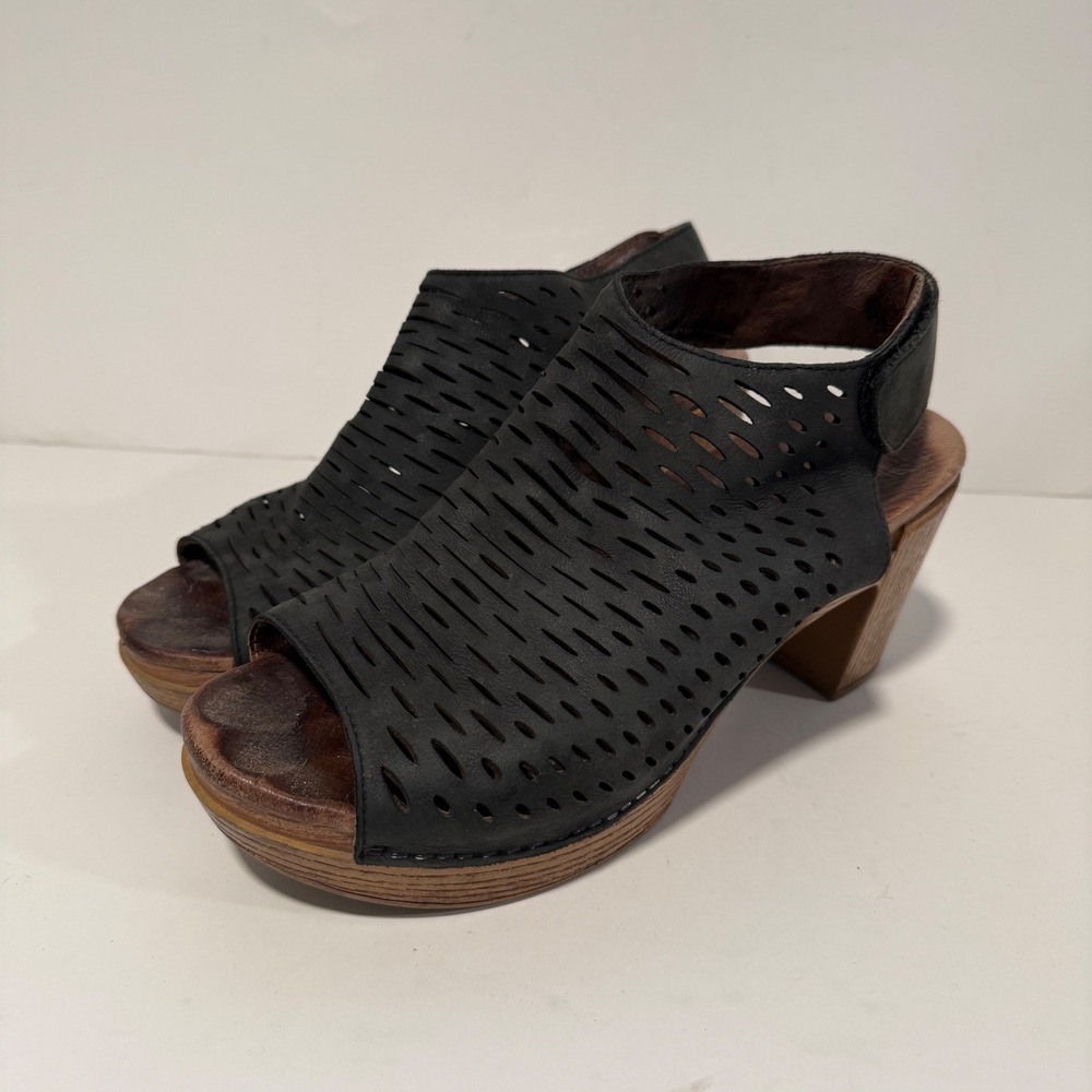 Dansko Womens Danae Sandals Size 39 Black Leather Good Perforated Block Heel